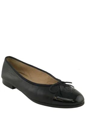 CHANEL CC CAP TOE LEATHER BALLET FLATS