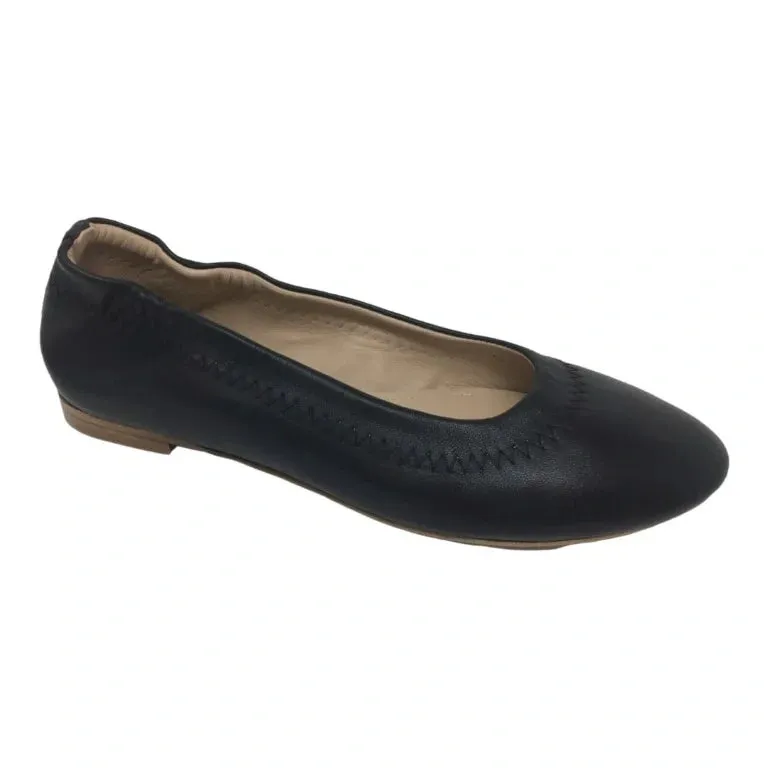 L06 - Black Soft Leather Flats for Teen/Women by Manuela de Juan